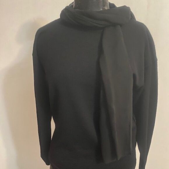 Ellen Tracy Black Wool detachable scarf sweater, size S - Picture 1 of 3